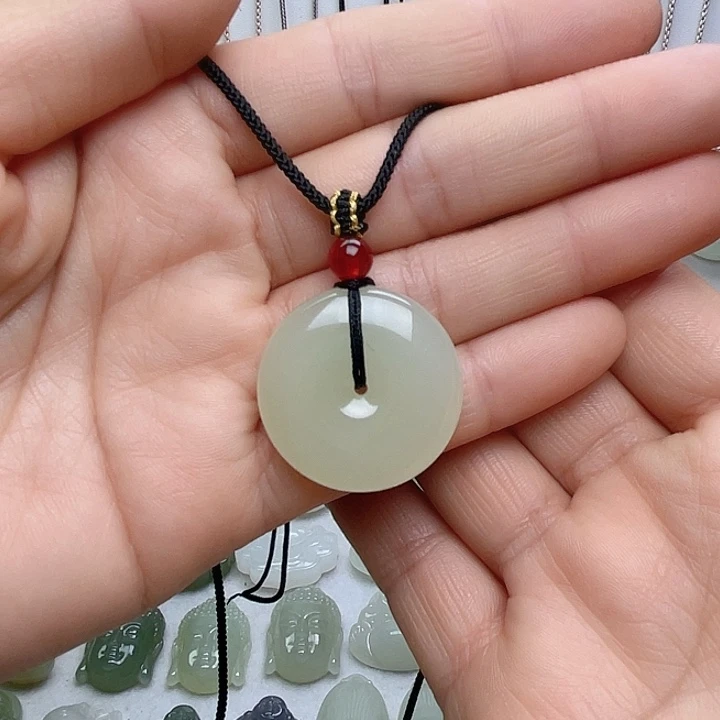 颈饰未镶嵌和田玉