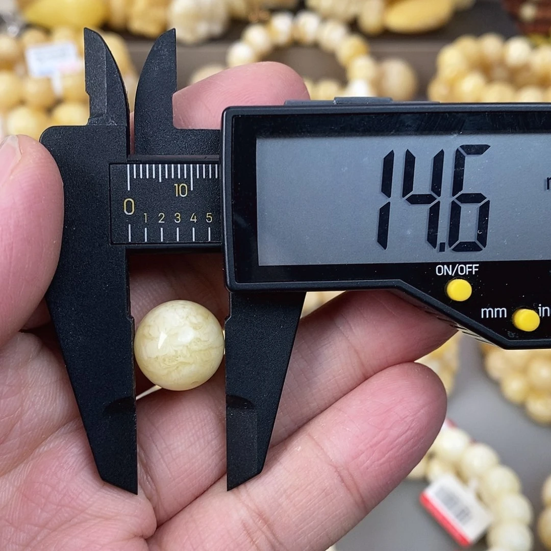 蜜蜡未镶嵌珠宝奇石1.8g