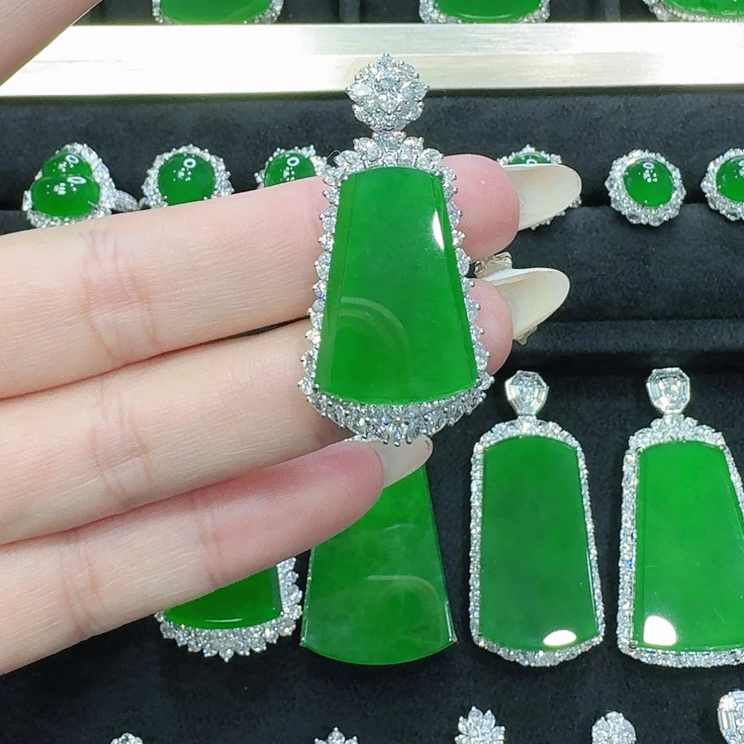 翡翠18K金镶嵌吊坠(不含链)无事牌