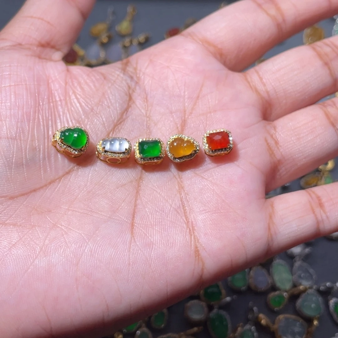 吊坠(不含链)18K金镶嵌翡翠