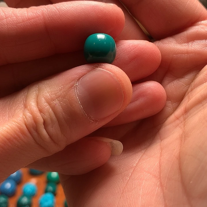 琉璃颈饰向*走蓝绿色直切8.5mm