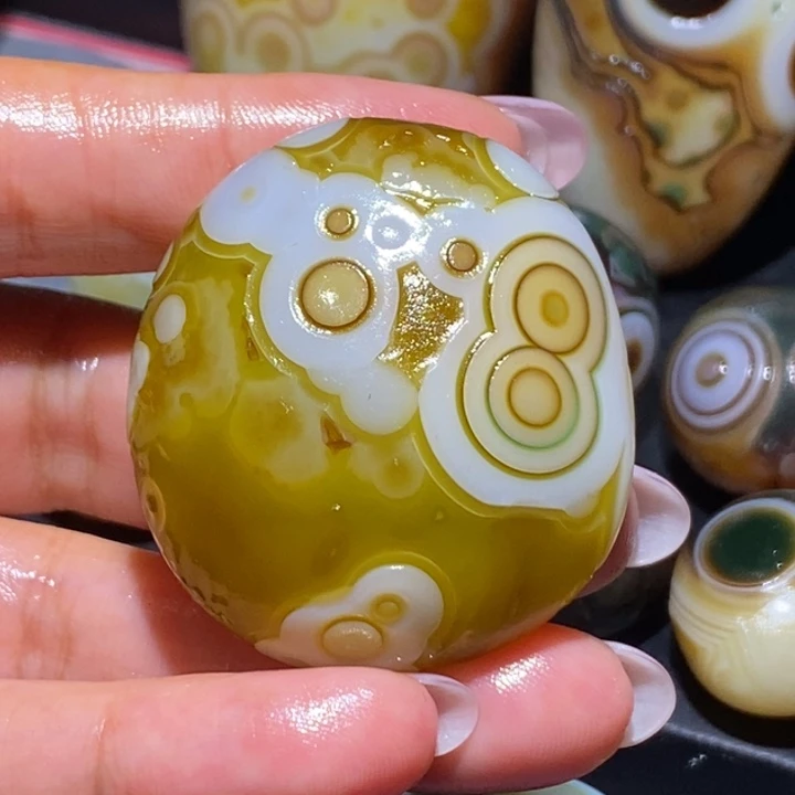 玛瑙/玉髓未镶嵌珠宝奇石38