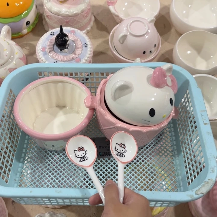 紫砂在外面吃了饭在回你电话