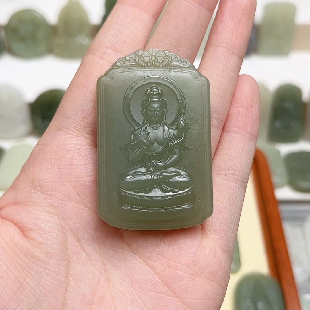 和田玉颈饰未镶嵌西*?