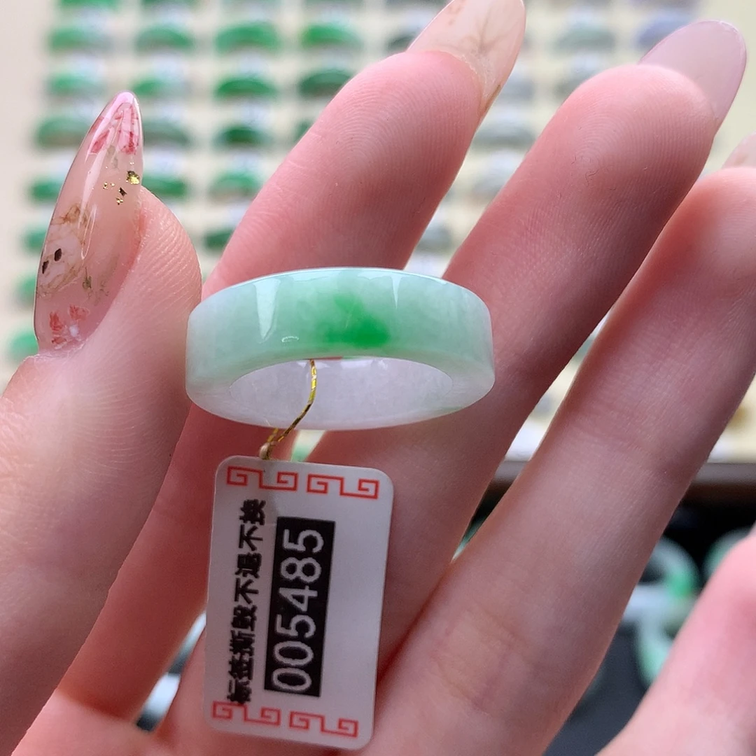 翡翠未镶嵌戒指港13