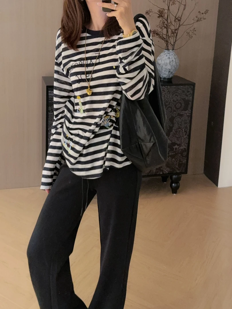 仓美美女装-字母条纹设计款长袖T恤