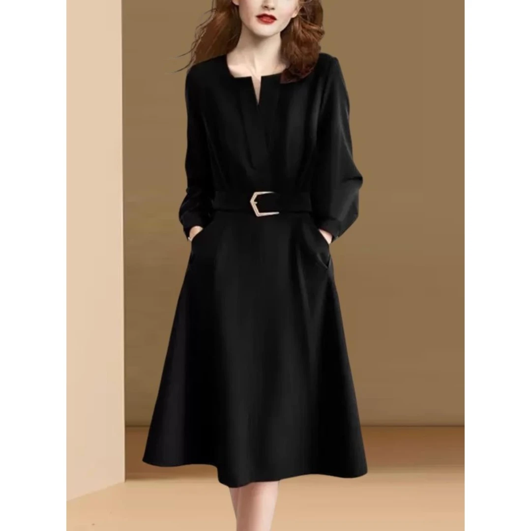法式高级感黑色v领连衣裙女早秋季大码收腰遮肚欧洲站欧货中长裙
