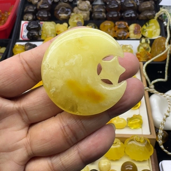 蜜蜡未镶嵌颈饰星月