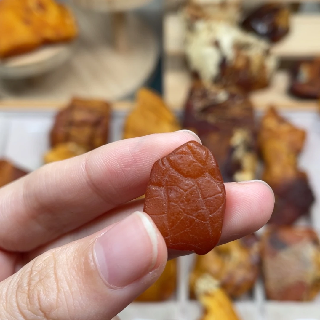 琥珀未镶嵌珠宝奇石