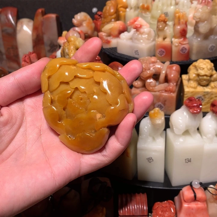 寿山石印石手把件