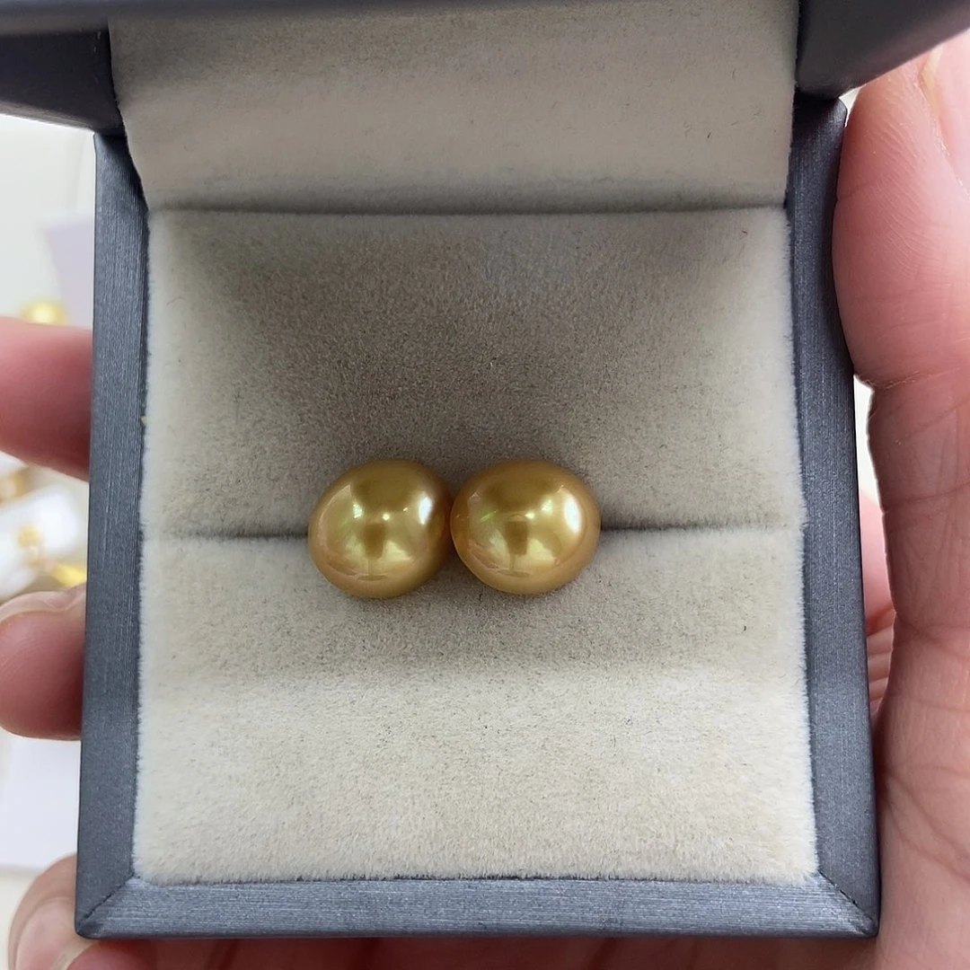 18K金镶嵌拼合珍珠（马贝珠）耳饰