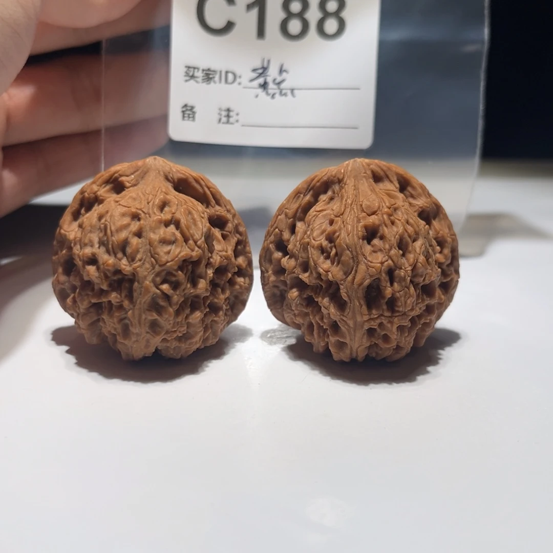 亚***惯文玩核桃吊坠c188