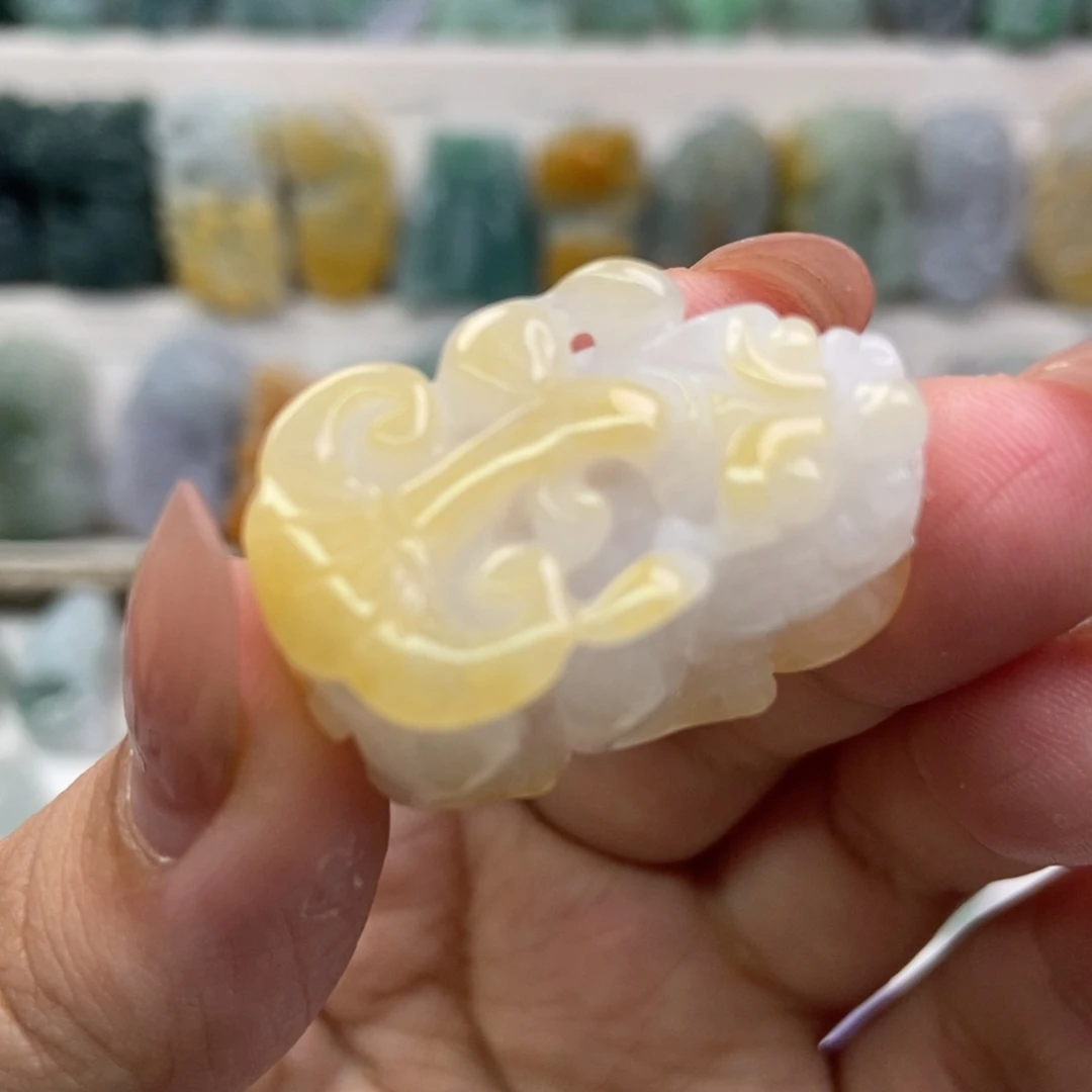 翡翠未镶嵌吊坠(赠链)