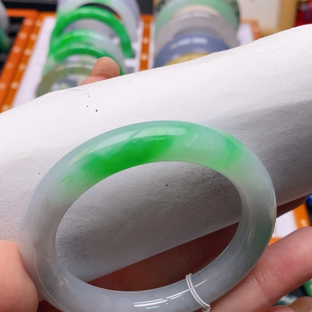 翡翠未镶嵌手镯53