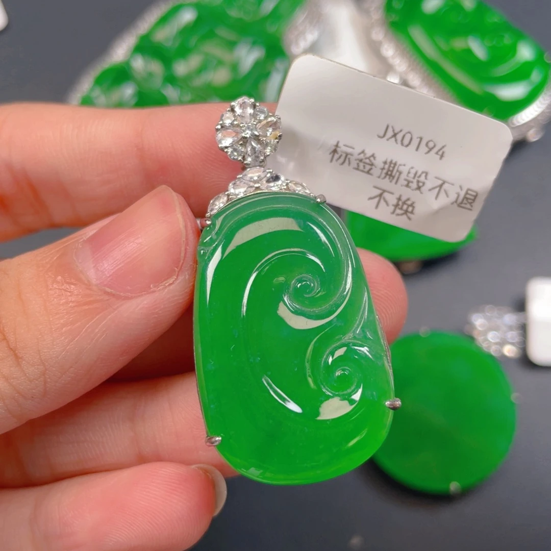 【闪购商品】颈饰银S925镶嵌翡翠翡翠