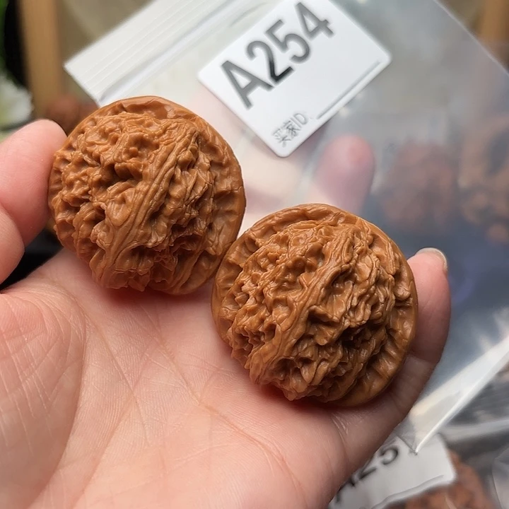 桃核把件核桃白狮子41