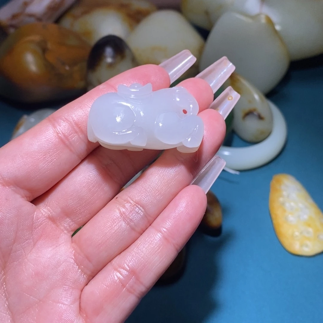 和田玉未镶嵌挂件侯*斯