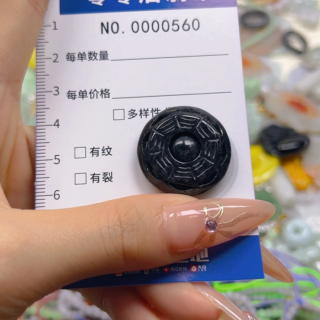 翡翠未镶嵌颈饰hhh