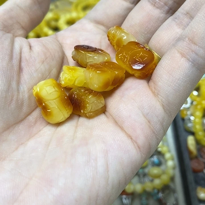 蜜蜡未镶嵌裸石多样性发货其一