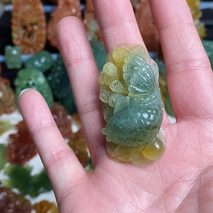 未镶嵌蛇纹石玉颈饰