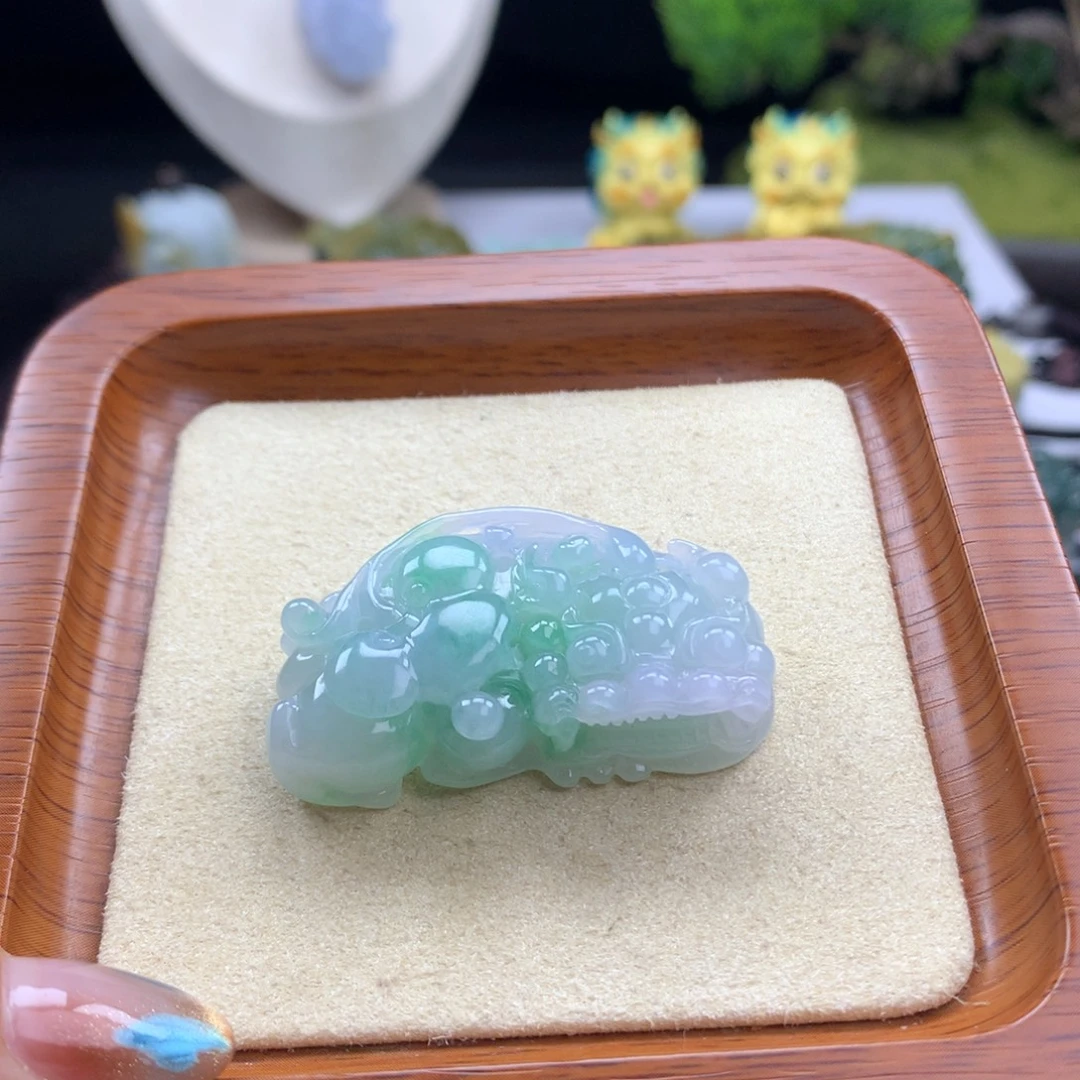 翡翠未镶嵌颈饰20