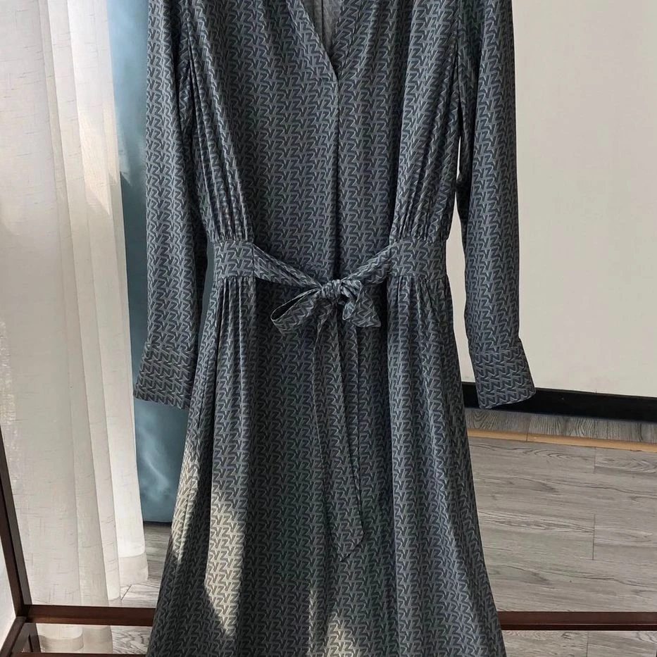 帮老板娘搬仓，618初昕衣服找新家计划8-3 春日聚会 ZV字母长裙