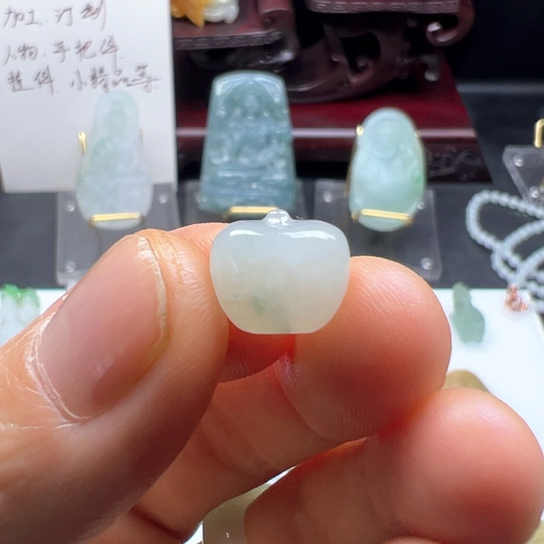 颈饰未镶嵌翡翠缅甸翡翠A货
