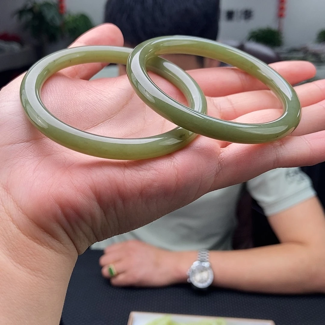 和田玉手镯未镶嵌50-63颜色多样性发拍一发一