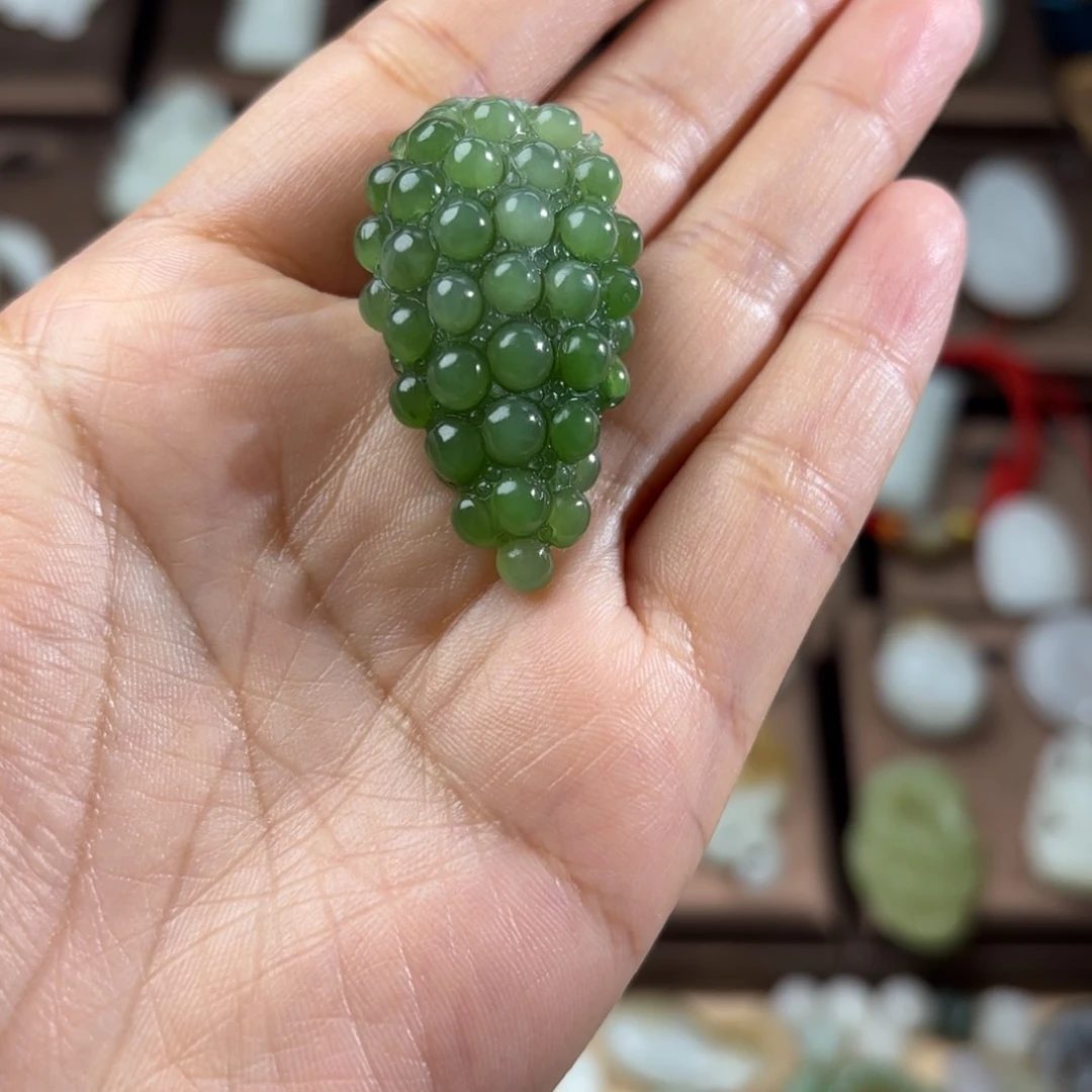 和田玉颈饰未镶嵌深*色