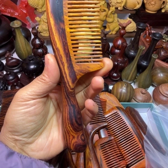 奔***^微奥黄檀木料木梳