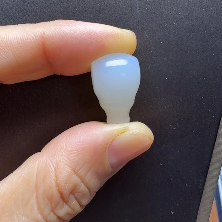 L***H颈饰未镶嵌和田玉