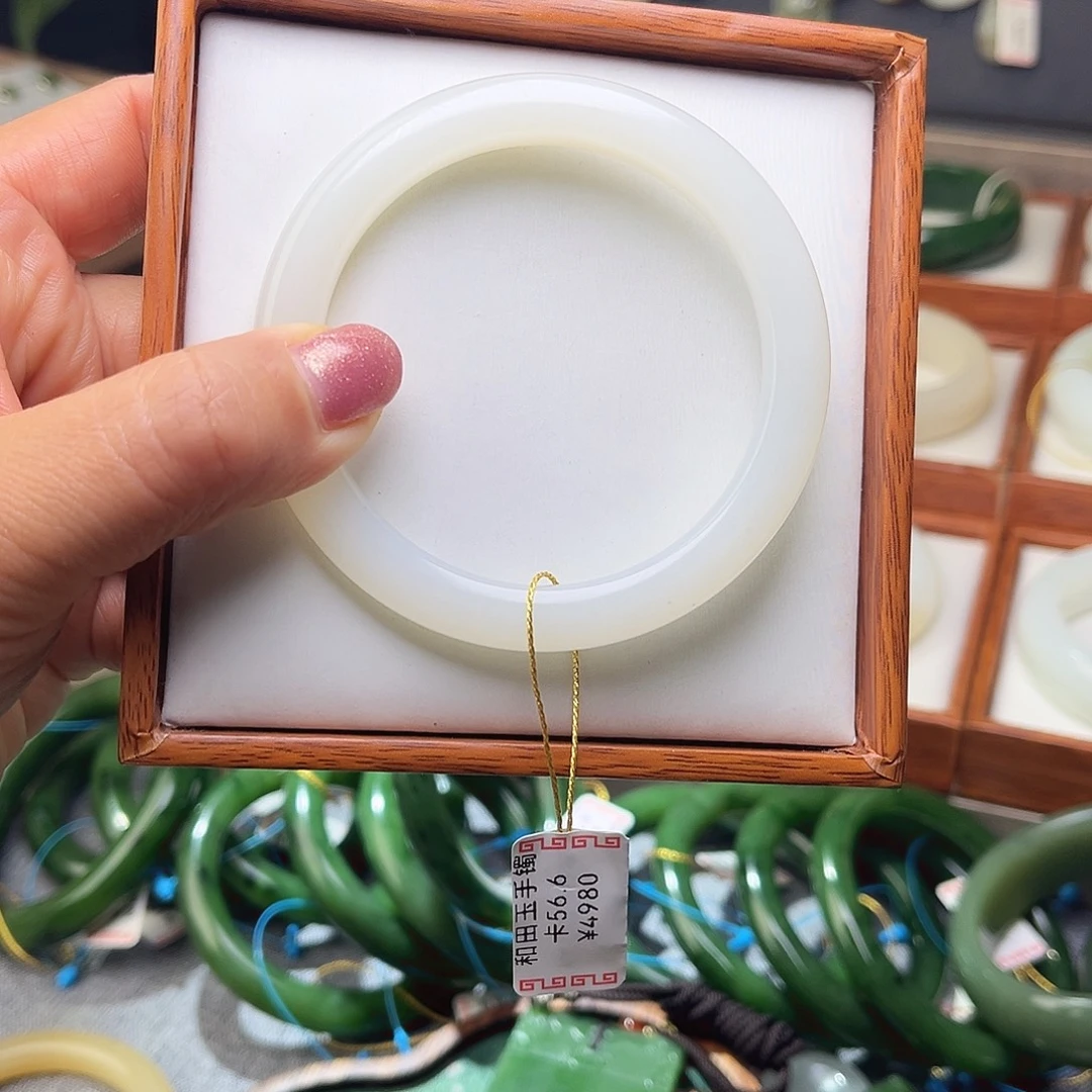 和田玉未镶嵌手镯56.6