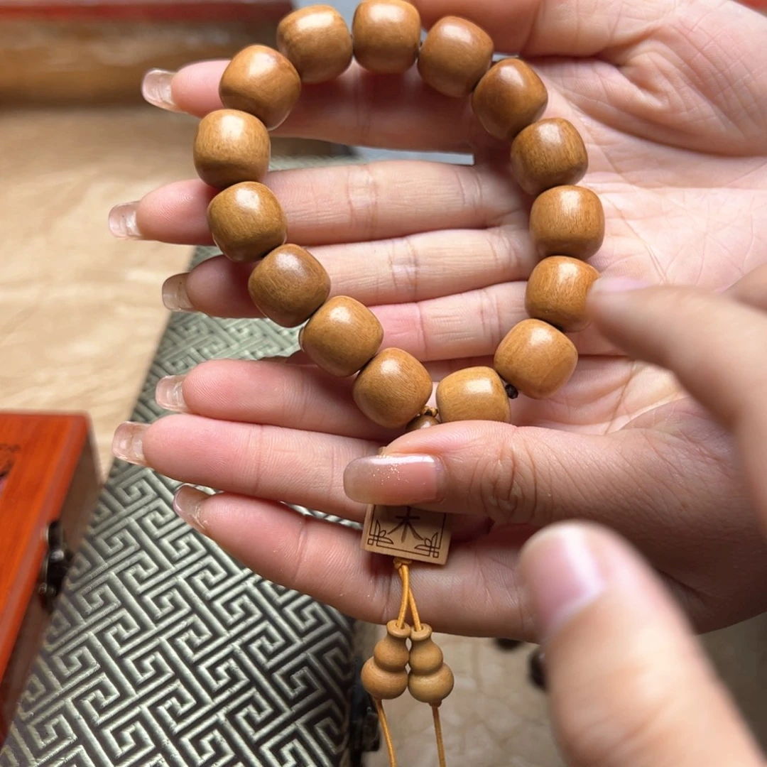 大叶紫檀（黑酸枝木类）