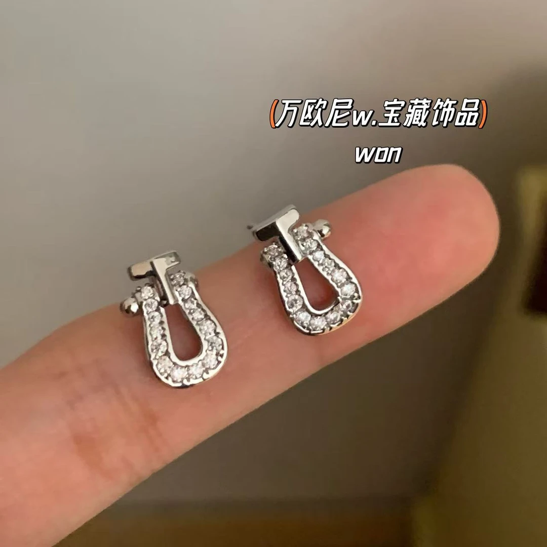 925银合成锆石耳饰 CHANGE x 马蹄扣耳钉 简约小众精致弧E241