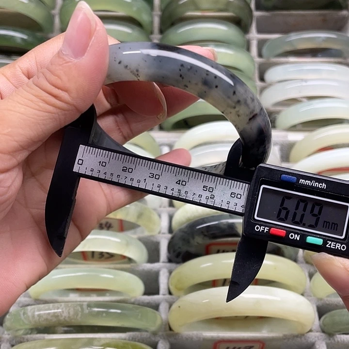 未镶嵌蛇纹石玉手镯122