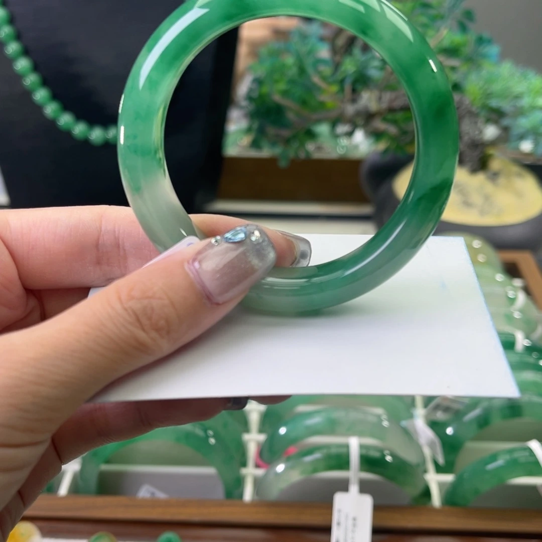 石英质玉（非洲翠）手镯合金