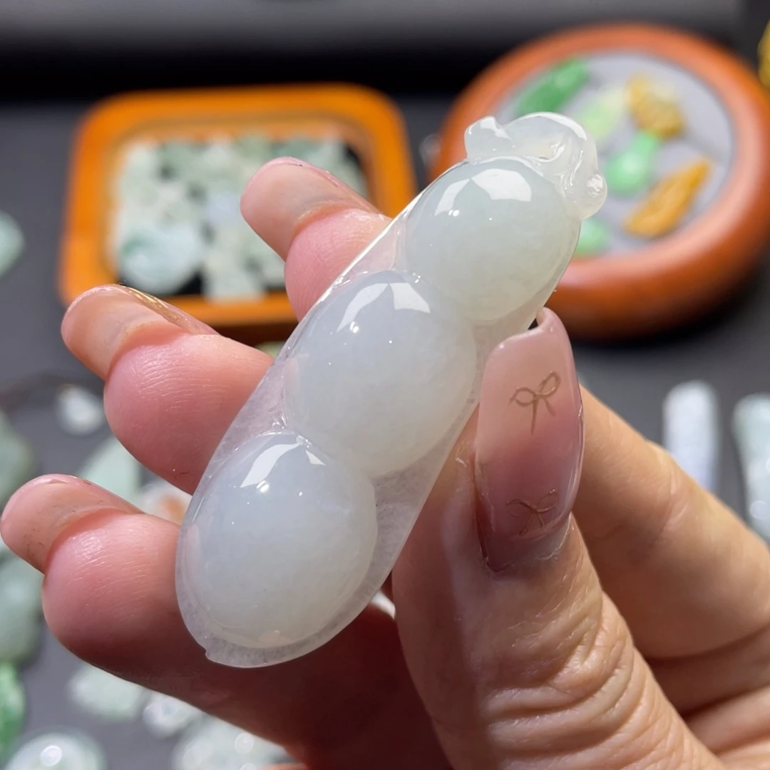 颈饰未镶嵌翡翠福豆