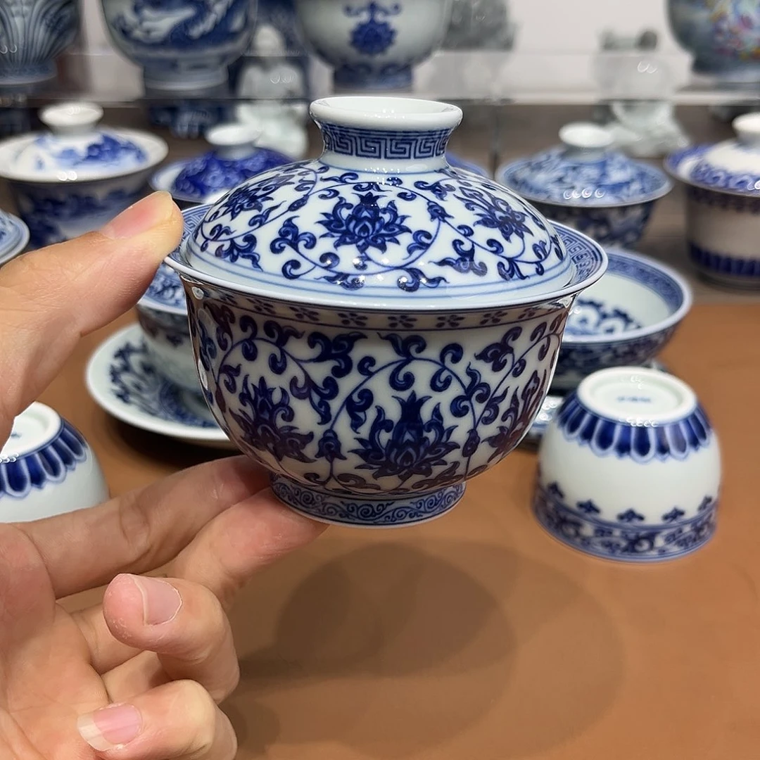 青花缠枝莲二才元宝盖碗