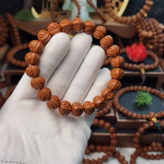 吊坠桃核13玉龙脊手串