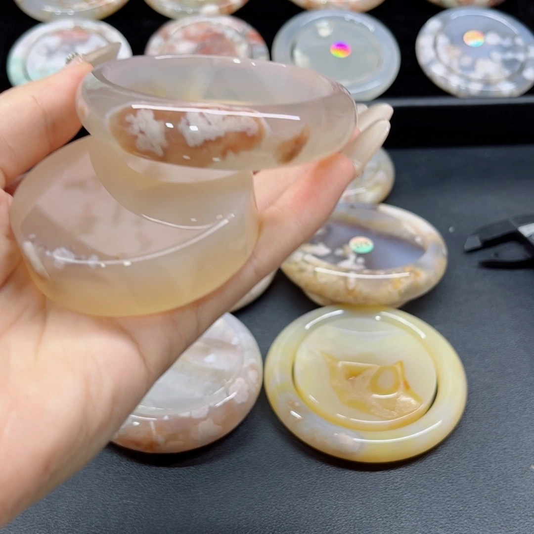 玛瑙/玉髓手镯未镶嵌58