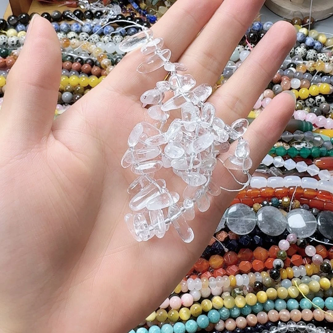 未镶嵌玛瑙/玉髓珠宝半成品白水晶长牙一条