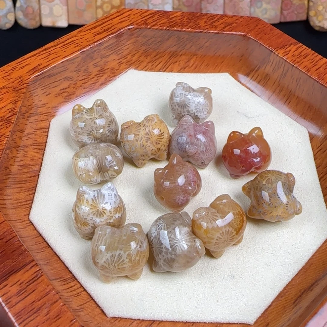 未镶嵌手链硅化玉猫咪头