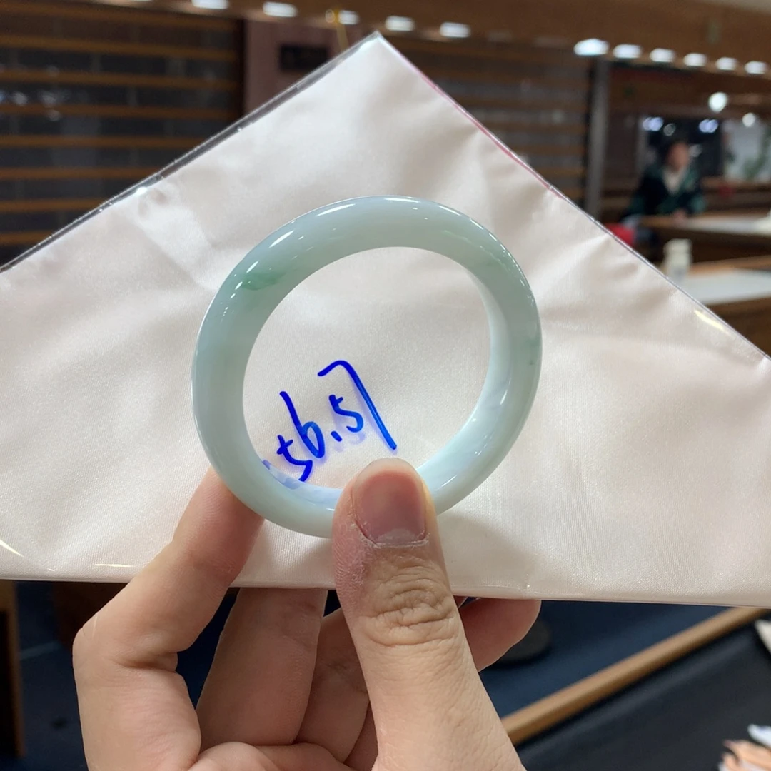 翡翠未镶嵌手镯翡翠