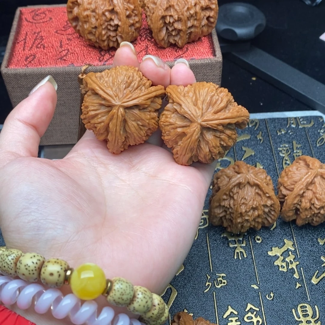 苴***挺文玩核桃吊坠11111111111