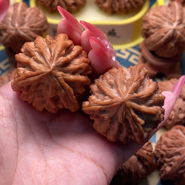 文玩核桃把件龙门涧三棱 40