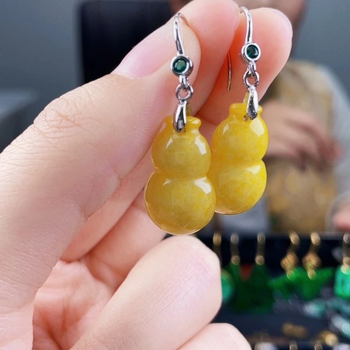 翡翠耳饰未镶嵌饰品