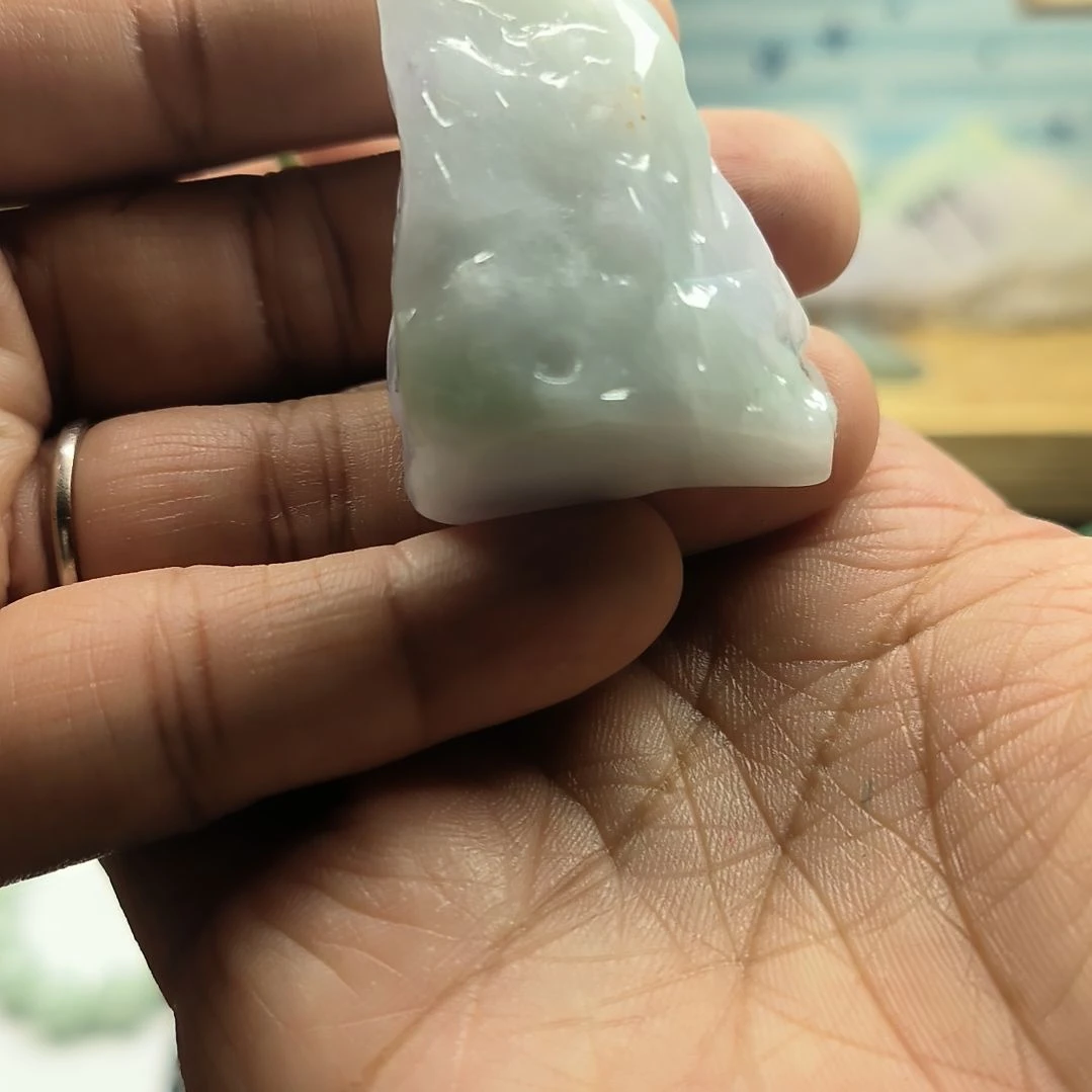 翡翠颈饰未镶嵌随行翡翠吊坠