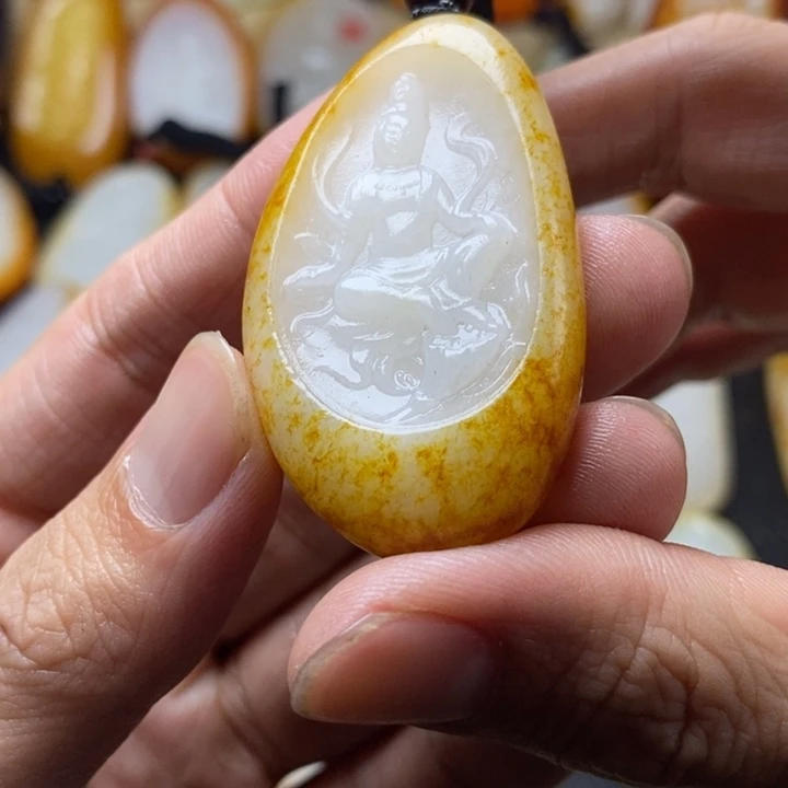 和田玉未镶嵌颈饰