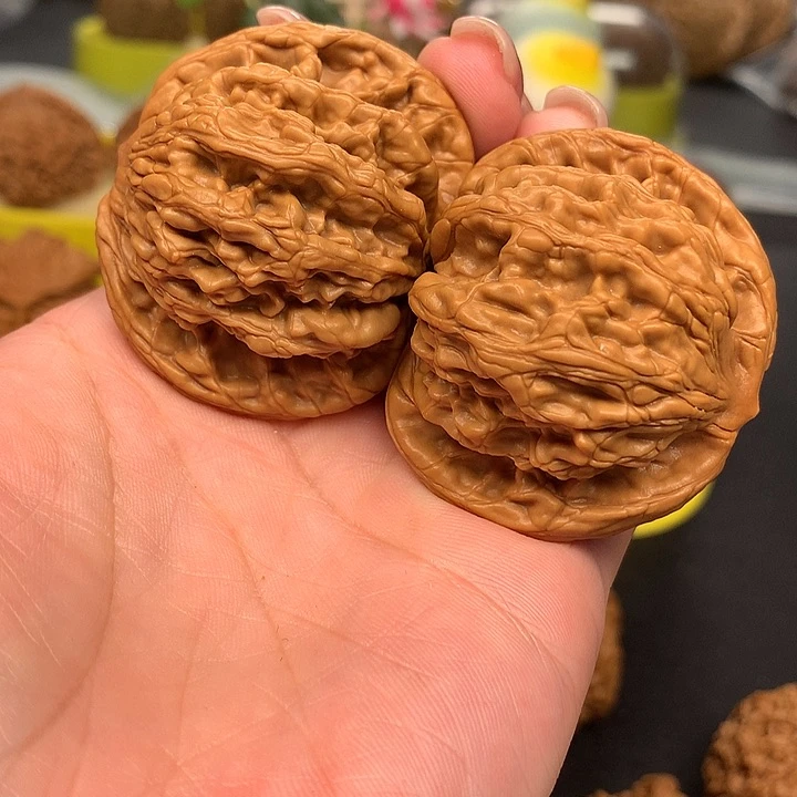 文玩核桃吊坠46狮虎