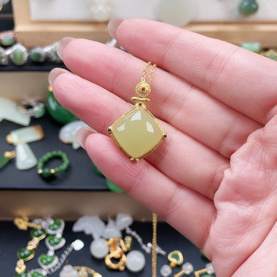 颈饰未镶嵌和田玉